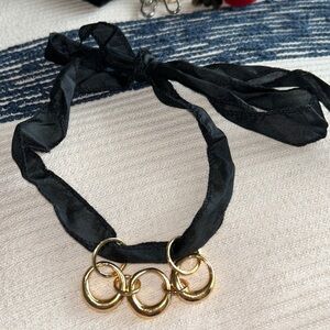 NECKLACE/BRACELET BLACK MATERIAL WITH GOLD ACCENTS